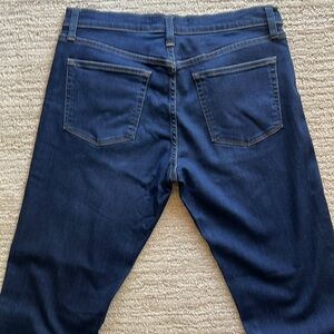 J Brand Tyler Slim Fit Jeans Size 32x34 NWOT EUC Huggable fit with Curve Appeal!